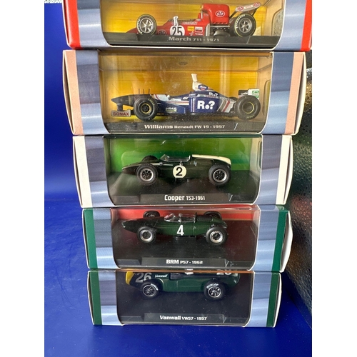 128 - Atlas Editions Grand Prix legends of Formula One 18 vehicles in this lot as pictured with paperwork