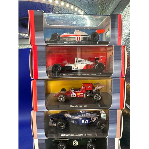 128 - Atlas Editions Grand Prix legends of Formula One 18 vehicles in this lot as pictured with paperwork