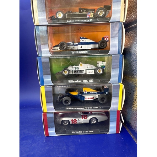 128 - Atlas Editions Grand Prix legends of Formula One 18 vehicles in this lot as pictured with paperwork