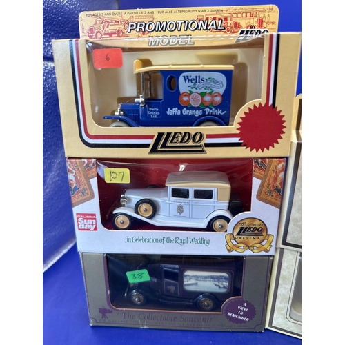 162 - 5 x Lledo Diecasts promotional vehicles includes a van with a view, the royal wedding Wells, Jaffa, ... 