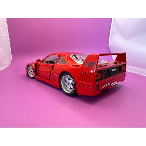 204 - Burago Ferrari, F. 40 1987 scale 1:18 model is unblocked, but shows no sign of damage