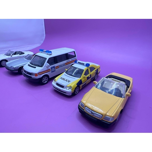 235 - 5 x made in China Diecast models