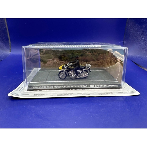 30 - James Bond Scale Diecast, Unopened Bubble Card. Kawasaki z900 Motorcycle with Sidecar. The Spy Who L... 