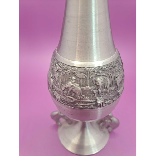 530 - Tinned vase with elephants