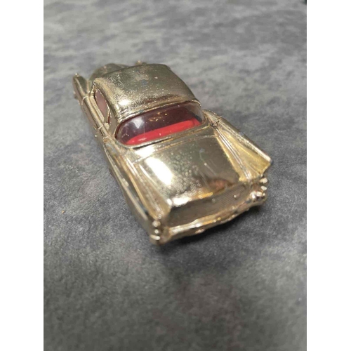 277 - Corgi diecast #211S Studebaker Golden Hawk In Gold With Red Interior Some Oxidation Very Good Model ... 