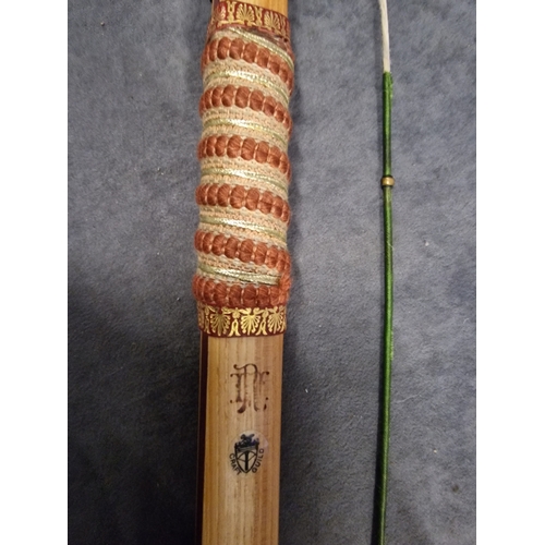 596 - Richard Head Longbow 188cm long 8031287  45-28 in good order