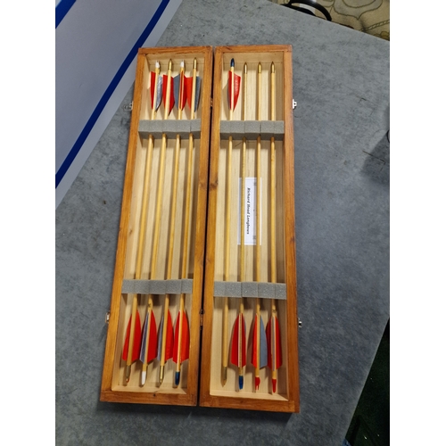 598 - 12 X Richard Head Longbow Arrow Shafts In Wooden Case Arrow Size 29