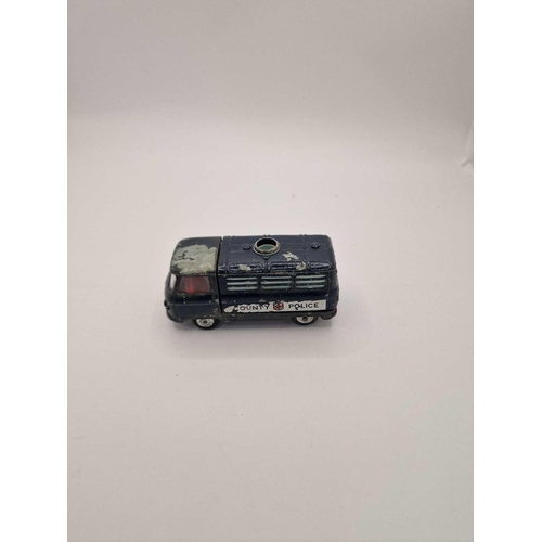 286 - A collection of Corgi and Dinky diecast models x 3 unboxed comprising Corgi #464 Commer ÅCounty Pol... 