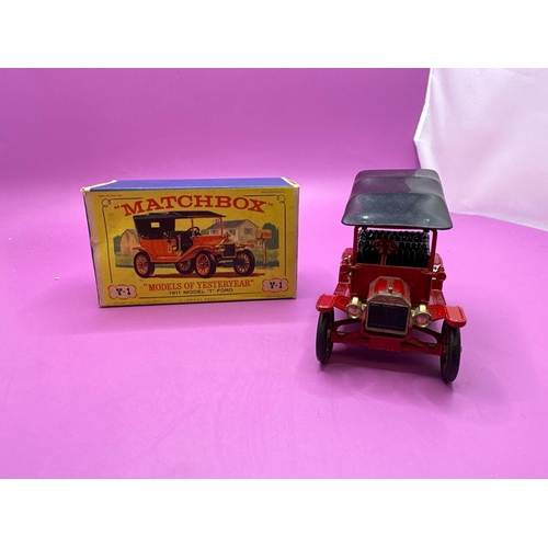 158 - Matchbox models of yesteryear, Y-1 Lesney, product, 1911 model T Ford in red with black roof