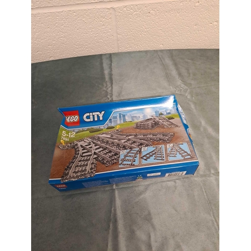 17 - Lego city set number 7895 train switch tracks Damaged box