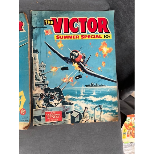 96 - 3 X The Victor Comics