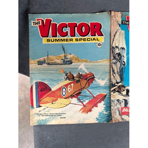 96 - 3 X The Victor Comics