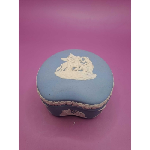 1016 - Wedgwood Cameo Trinket Box