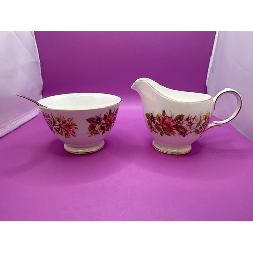 764 - Colclough Fine Bone China, 50 Piece Tea Service Set. This Lot Includes 6 Small Tea Cups And Saucers,... 