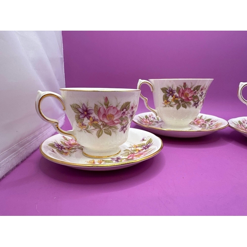 764 - Colclough Fine Bone China, 50 Piece Tea Service Set. This Lot Includes 6 Small Tea Cups And Saucers,... 