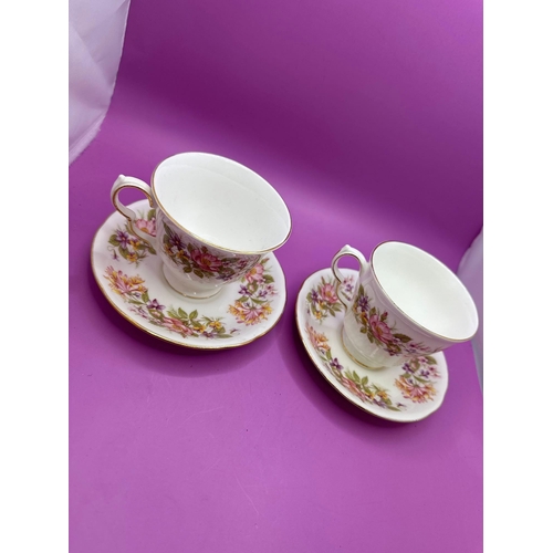 764 - Colclough Fine Bone China, 50 Piece Tea Service Set. This Lot Includes 6 Small Tea Cups And Saucers,... 