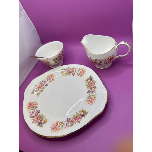 764 - Colclough Fine Bone China, 50 Piece Tea Service Set. This Lot Includes 6 Small Tea Cups And Saucers,... 