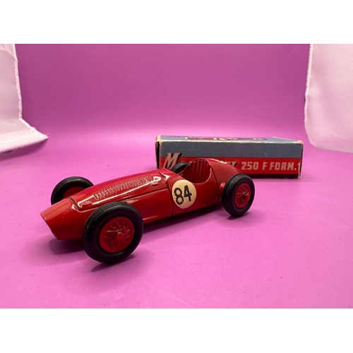 101 - Rare Mercury Maserati 250 F Form.1 formula 1 racing car with number 84. excellent model with some sl... 