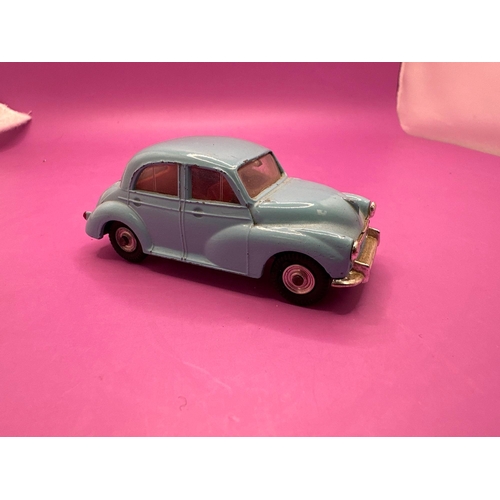 133 - Spot on models by triang Morris Minor, 1000 made in Northern Ireland model is unboxed