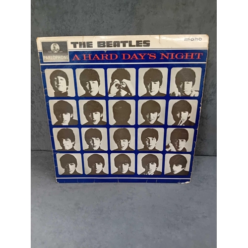 386 - 2 x the Beatles vinyls as pictured