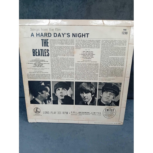 386 - 2 x the Beatles vinyls as pictured