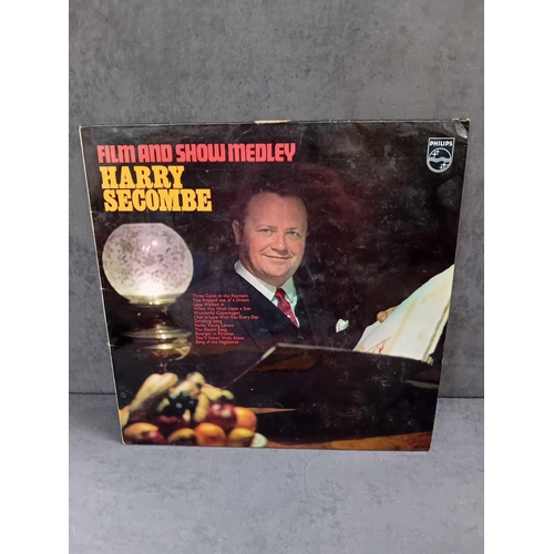 391 - 4 x Harry Secombe vinyls as pictured