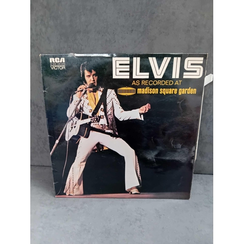 409 - 10 x Elvis vinyls as pictured