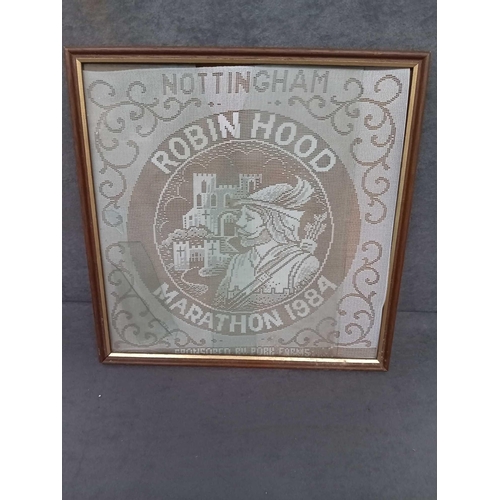 1034 - Robin Hood Marathon lace pictures years 1984 1985 1986 1986 1987 1988 1 frame has broken glass