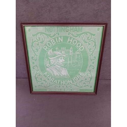 1034 - Robin Hood Marathon lace pictures years 1984 1985 1986 1986 1987 1988 1 frame has broken glass