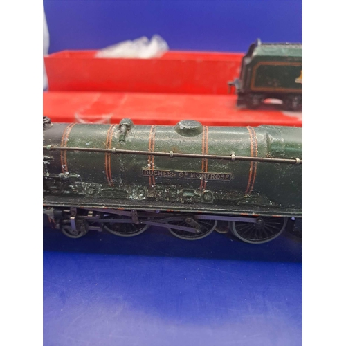 187 - Hornby Dubo made in england meccano limited the Duchess of montrose train RD number 84801