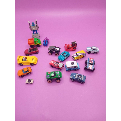 322 - Mixed lot containing 10 micro machines and 7 unknown cars