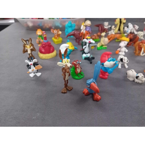 333 - Mixed lot of cartoon related Kinder toys as pictured