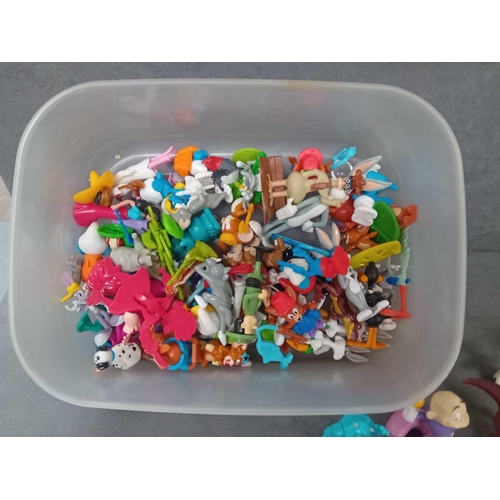 333 - Mixed lot of cartoon related Kinder toys as pictured