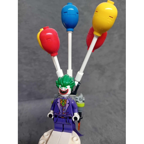 515 - Lego The Batman Movie The Joker Balloon Escape 70900 pre built model with box and instruction manual