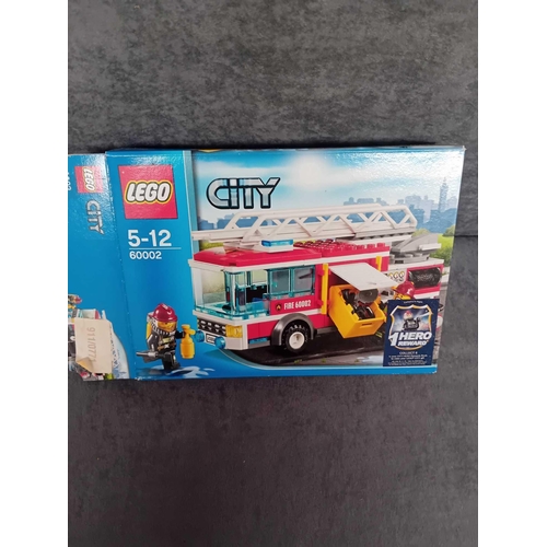 520 - Lego city fire truck 60002 pre built set with box and instruction manual