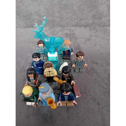 527 - Lego Harry Potter mini figures and accessories as pictured