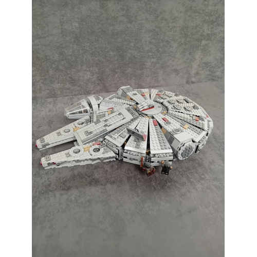 531 - Lego Star Wars Millennium Falcon 75105 pre built set complete with box and instruction manual