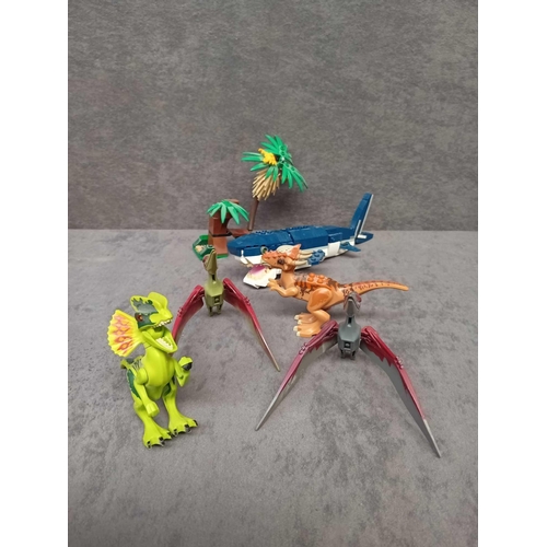 548 - Mixed lot of Jurassic World lego as pictured