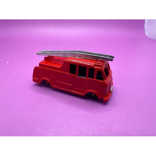 173 - Fun Ho Midget scale models. No 21 fire engine