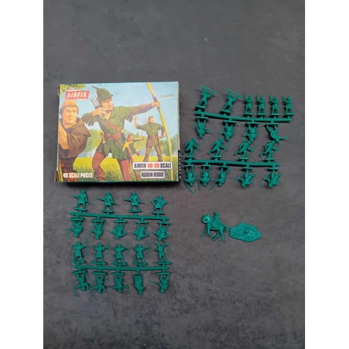 554 - 3x Airfix model figures 1x Yeoman of the guard 1/12 scale new in box 1x Robin Hood HO/OO scale 40 mi... 