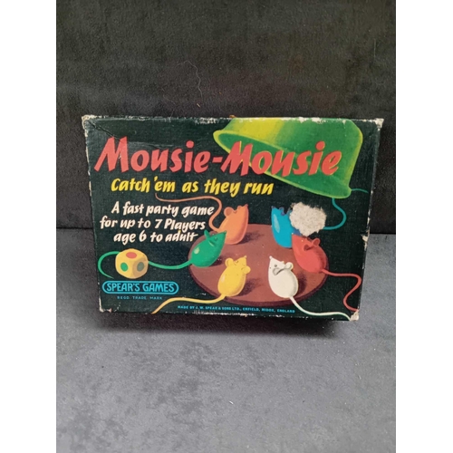 602 - 5 x vintage board games   1 x monopoly 1930s    1 x cluedo 1949   1 x mousie mousie 1963   1 x Oscar... 