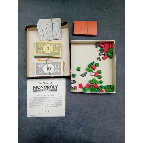 602 - 5 x vintage board games   1 x monopoly 1930s    1 x cluedo 1949   1 x mousie mousie 1963   1 x Oscar... 