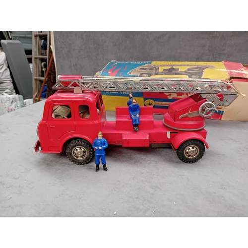 624 - Auto Pompiers Grande Echelle tin toy made in France