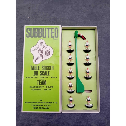 626 - 3 x subbuteo table soccer    1 x Liverpool    1 x Leeds    1 x unknown