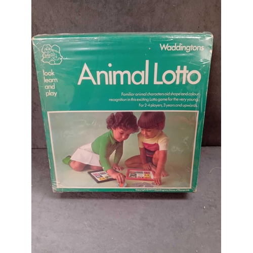 630 - 4 x vintage toys   1 x Waddingtons animal lotto    1 x Waddingtons one too many   1 x picture domino... 