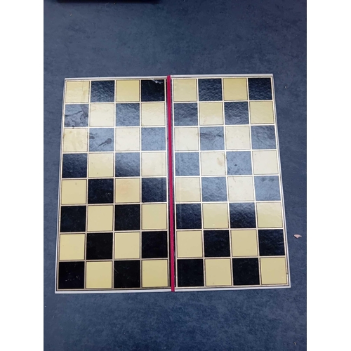 637 - 3 x board games and 2 spare boards