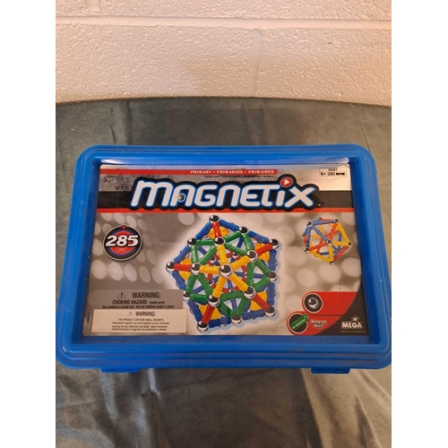 42 - Magnetix 285 Piece Set New In Box