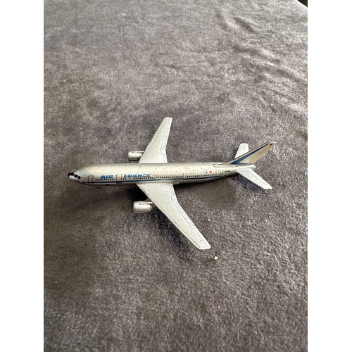 63 - Schuco Air France Airbus A 300 B model