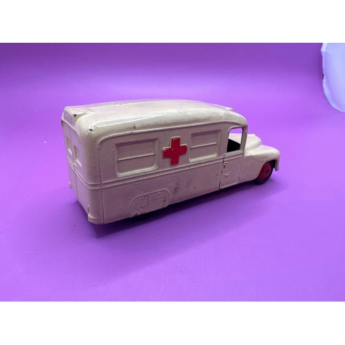 301 - Dinky Toys Unboxed Daimler Ambulance In Cream.