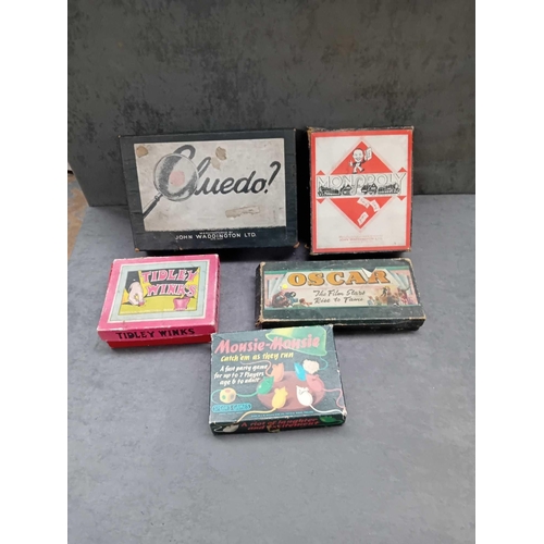 32 - 5 x vintage board games 1 x monopoly 1930s 1 x cluedo 1949 1 x mousie mousie 1963 1 x Oscars the fil... 